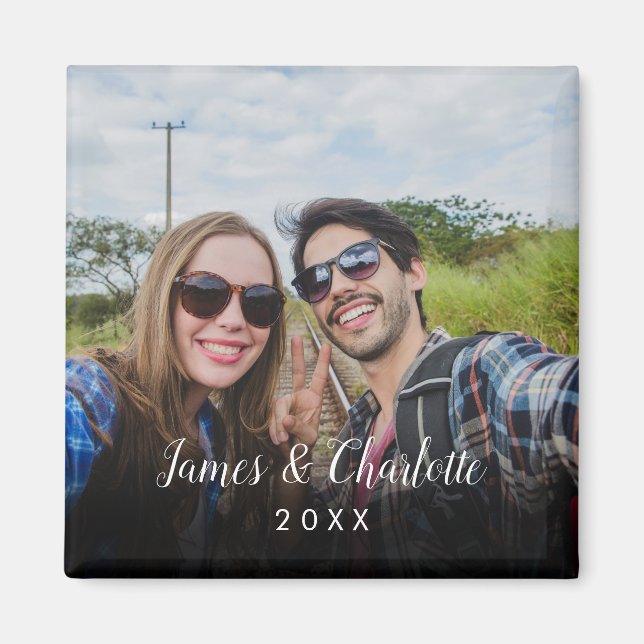 Persoanlized Photo And Name Favor Magnet (Front)