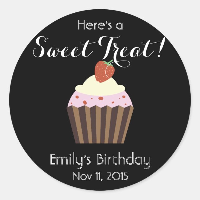 Personaize Cupcake: Strawberry Shortcake Favor Classic Round Sticker (Front)