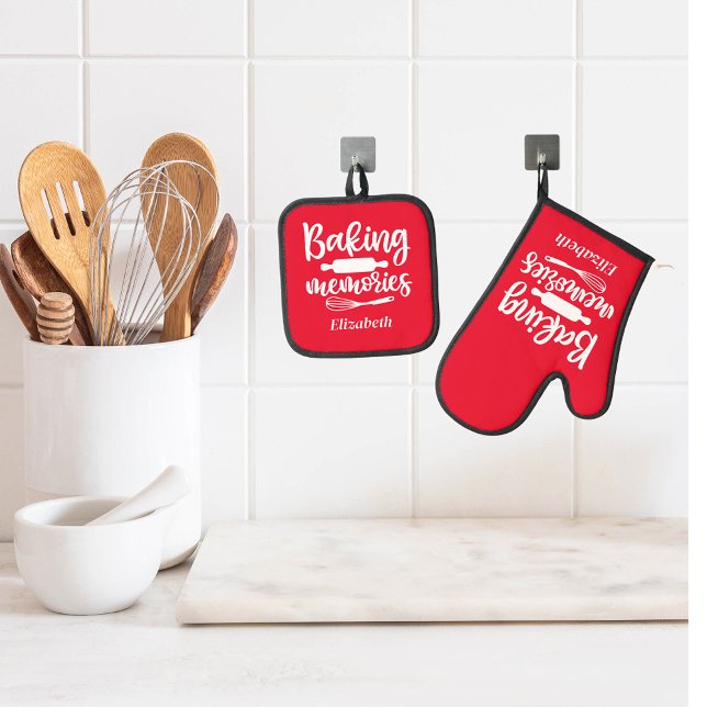 Personalized Baking Memories Red Oven Mitt & Pot Holder Set (Creator Uploaded)