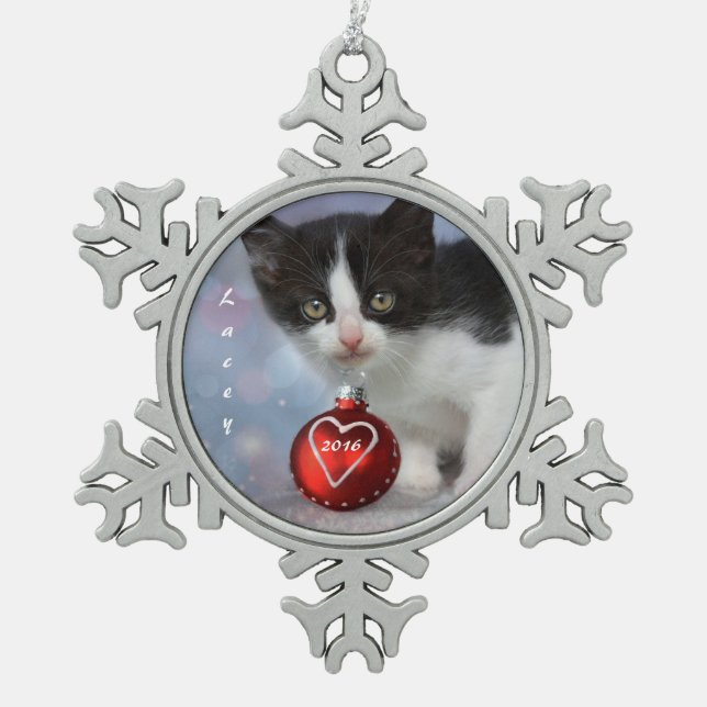 Personalized Black and White Christmas Kitten Snowflake Pewter Christmas Ornament (Front)