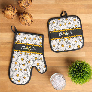 Personalized Elegant White Yellow Daisy Pattern Oven Mitt & Pot Holder Set