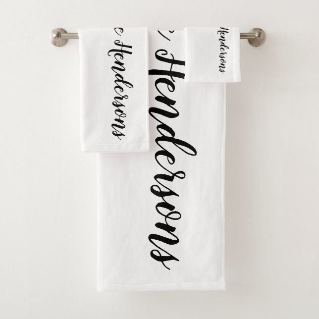 Personalized family bathroom towel set gift idea (Insitu)
