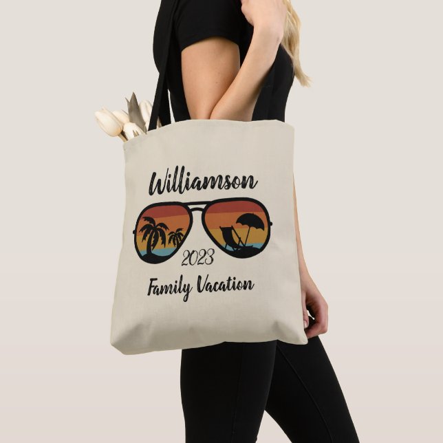 Personalized family vacation tote bag (Close Up)