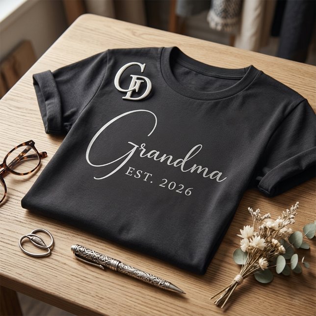 Personalized Grandma Est 2026 T-Shirt (Grandma Est 2026)