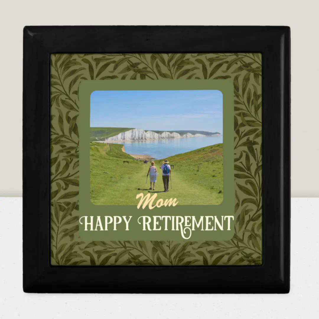 Personalized Happy Retirement Gifts for Mom Green Gift Box (Creator Uploaded)