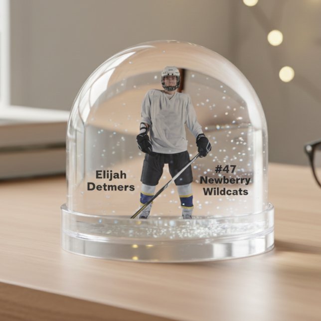  Personalized Hockey Player Snow Globe (Personalized Hockey Player Snow Globe)