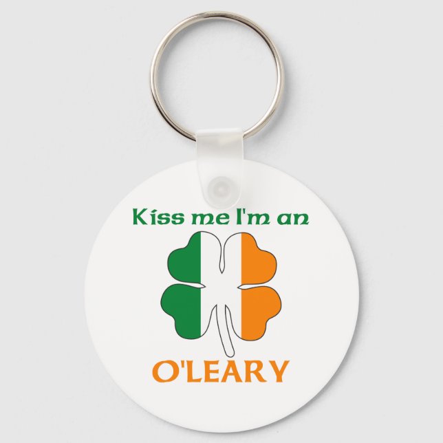Personalized Irish Kiss Me I'm O'Leary Keychain (Front)