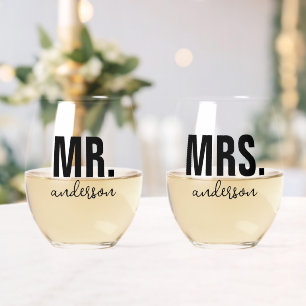 Personalized MR and MRS Name Wedding Newlywed Stemless Wine Glass