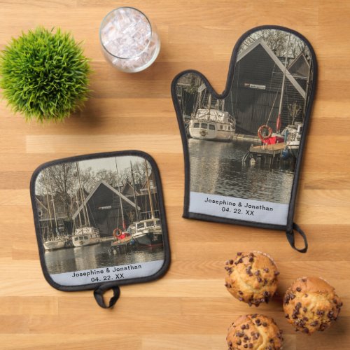 Personalized On the Bayou Oven Mitt  Pot Holder Set