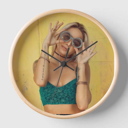 Personalized Photo Wall Clock – Custom Round Portr