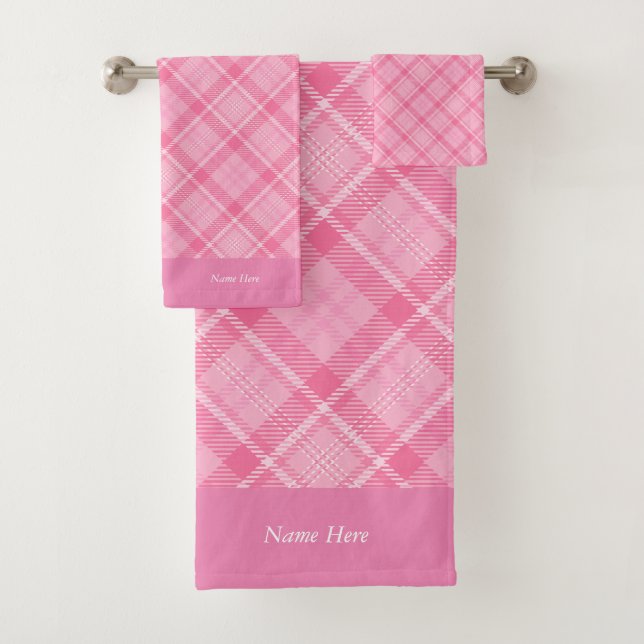 Personalized pink plaid bath towel set (Insitu)