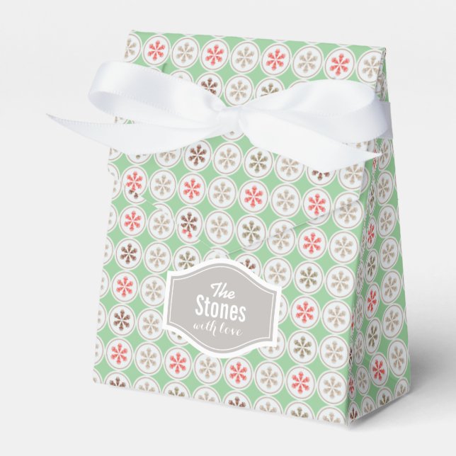 Personalized red green Chirstmas snowflake pattern Favor Boxes (Front Side)