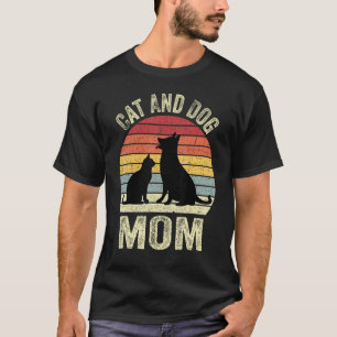 Pet Cat Dog Mom  Mothers Day For Women T-Shirt