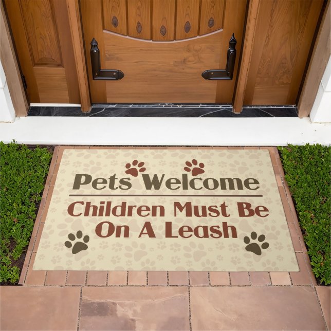 Pets Welcome Humor Doormat (Outdoor)