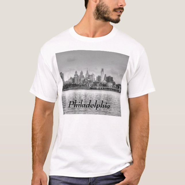 Philadelphia skyline in black and white T-Shirt (Front)