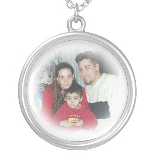 Photo necklace with soft fade effect