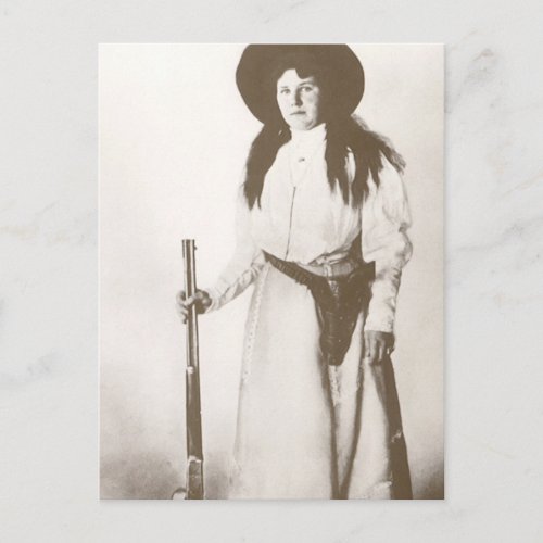 Photo Portrait of a Cowgirl Holding a Rifle 1910 Postcard