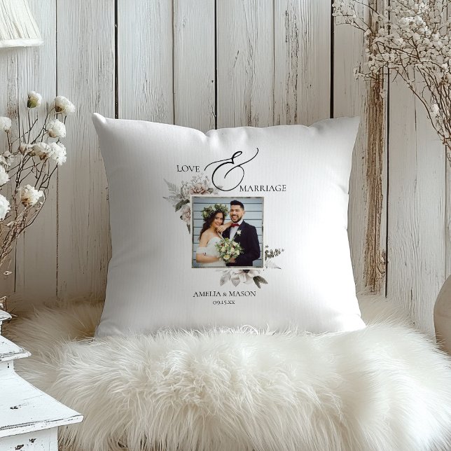 Photo Romantic Floral Watercolor Wedding Throw Pillow (Photo Romantic Floral Watercolor Wedding Throw Pillow)