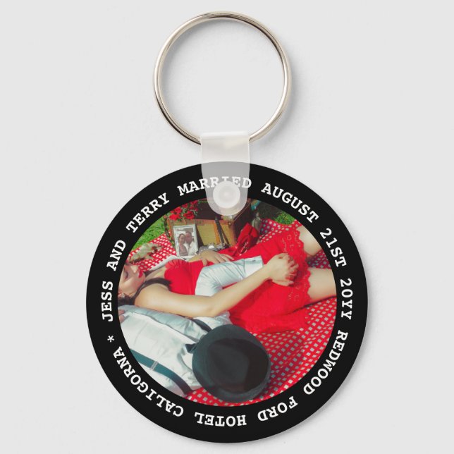 PHOTO WEDDING FAVORS Text Gifts Under $4 Keychain (Front)