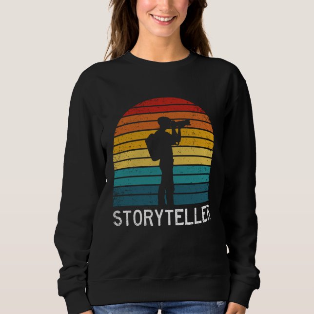 Photographer the Storyteller Retro Sunset Vintage Sweatshirt (Front)