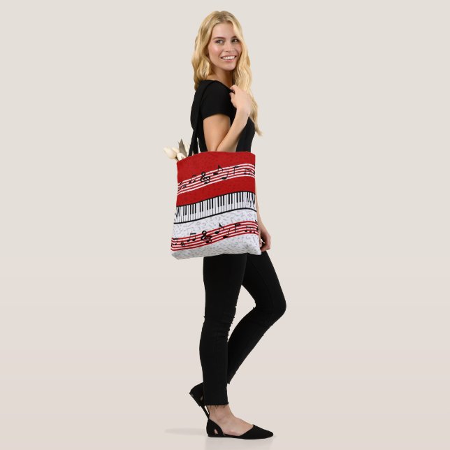 Piano and music score red tote bag (On Model)