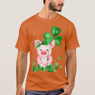 Pig Holding Shamrock Stars Cute St Patricks Day Lo T-Shirt