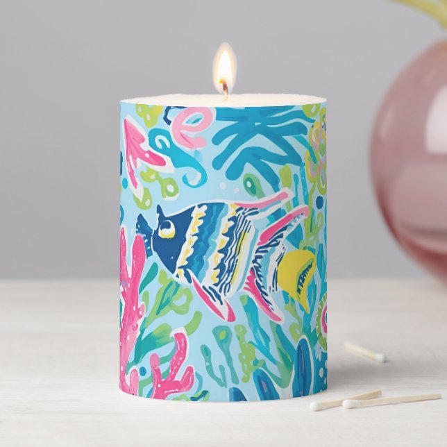 Pillar candle in stylish graphic (In Situ)