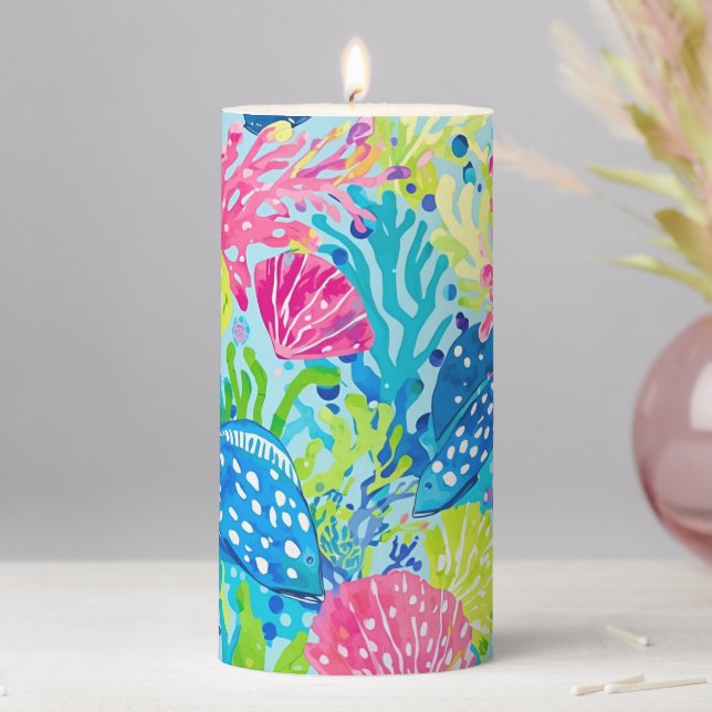 Pillar candle in stylish graphic (In Situ)