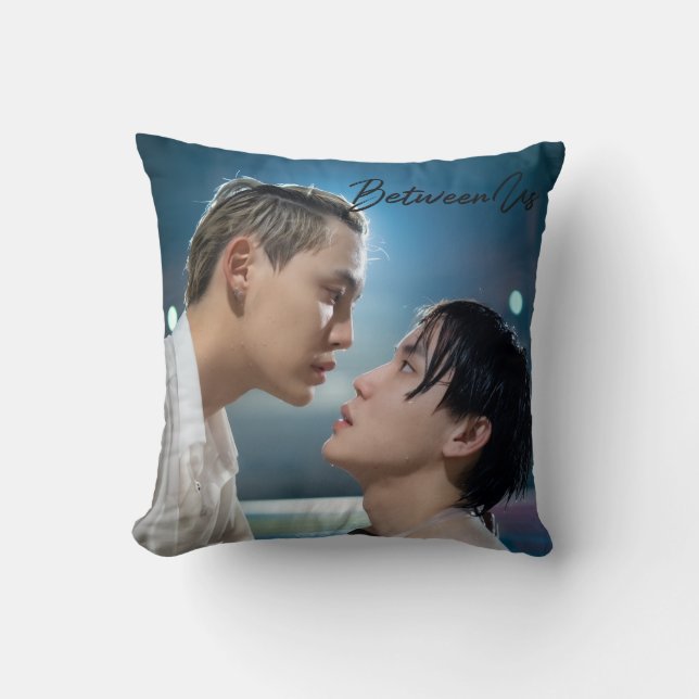 Pillow Between us (Front)