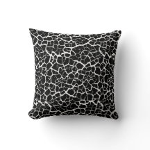 Pillow black & white in crackle style