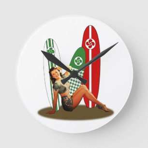 Pin-up girl Basque France Round Clock
