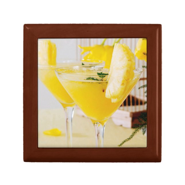 Pineapple and ginger Fresca cocktail Gift Box (Front)