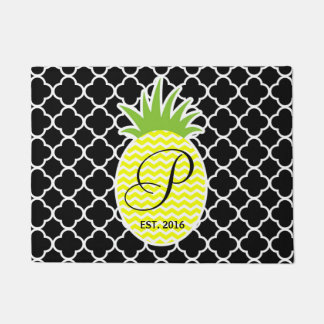 Pineapple & Black Quatrefoil Doormat