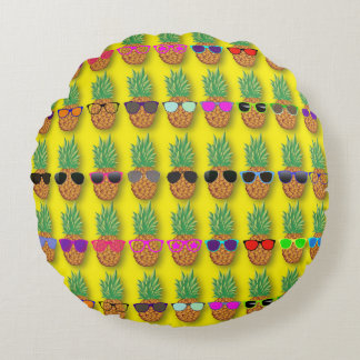Pineapple Fun! Round Pillow