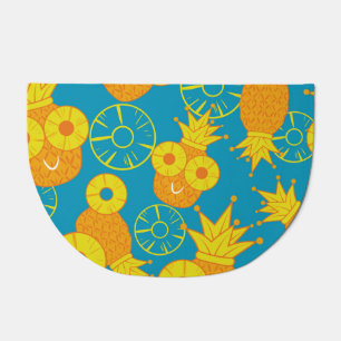 Pineapple Rings: Doodle Cartoon Vintage. Doormat