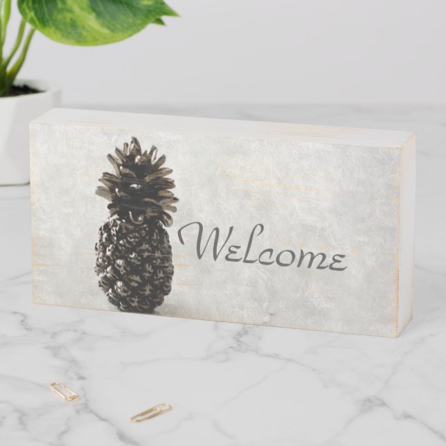Pineapple Traditional Welcome Wooden Box Sign (In Situ Horizontal)