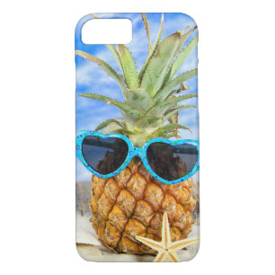 pineapple with sunglasses in sand iPhone 8/7 case