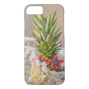 pineapple with sunglasses in wave iPhone 8/7 case