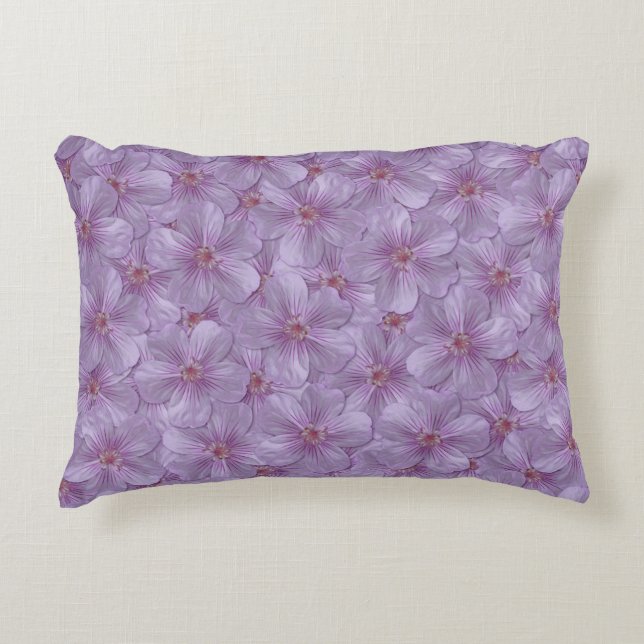 Pineywoods Geranium Seamless Pattern Accent Pillow (Front)