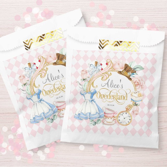 Pink, Alice Onederland, Girl 1st birthday snack Favor Bag (Pink, Alice Onederland, girl 1st birthday snack paper bags.)