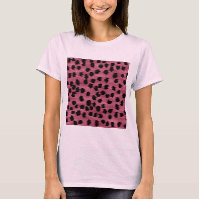 Pink and Black Cheetah Print Pattern. T-Shirt (Front)