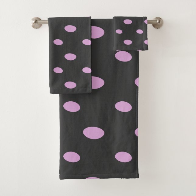 Pink and Gray Geometric Bath Towel Set (Insitu)