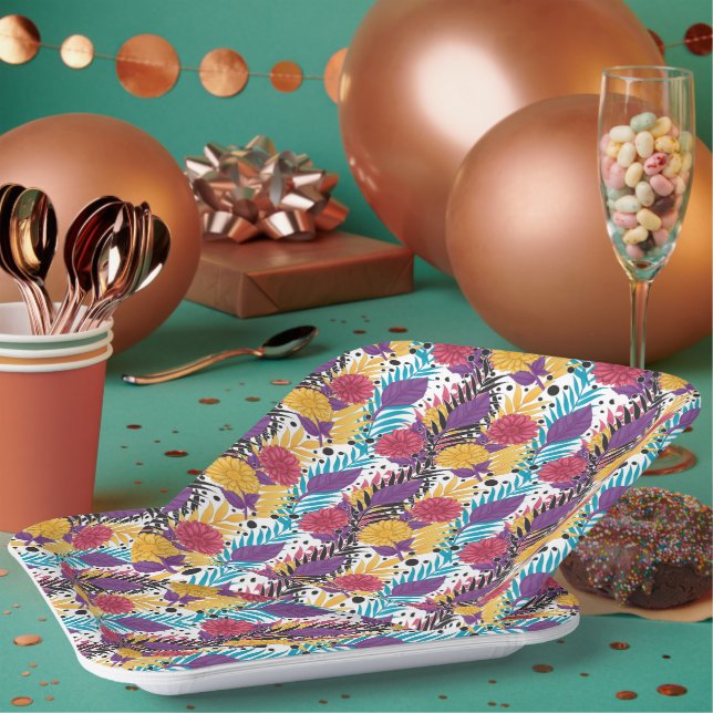 Pink and purple cut flowers with intricate petals  paper plates (Multi)