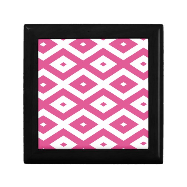 Pink and white diamond pattern gift box (Front)