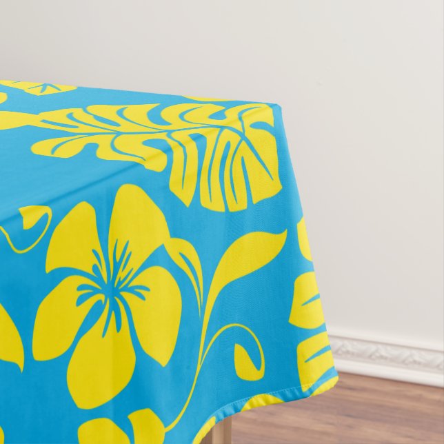 PINK BIKINI (BLUE/YELLOW) TABLECLOTH (In Situ)