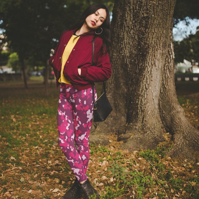 Pink camo leggings (Creator Uploaded)