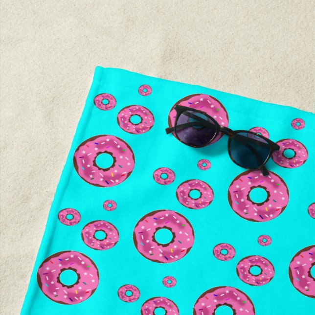 Pink cream donuts beach towel (In Situ)