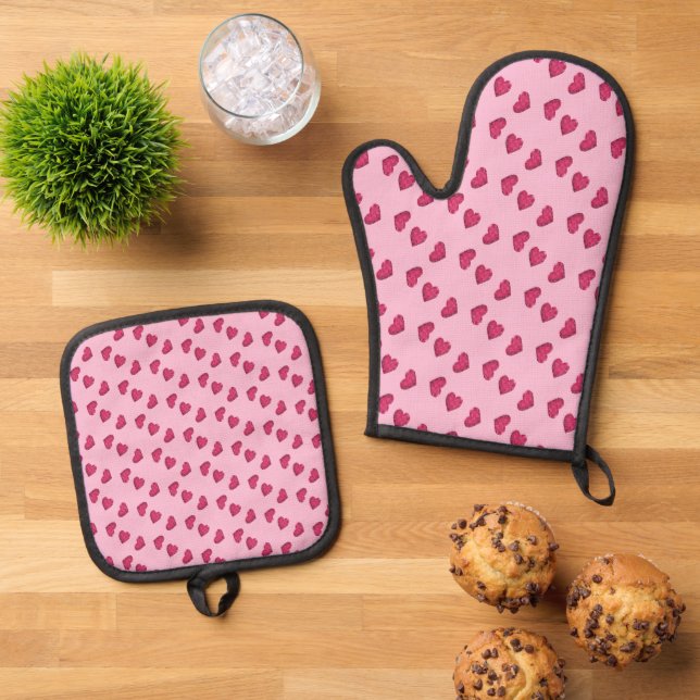 Pink crystal hearts pattern oven mitt & pot holder set (Top Down)