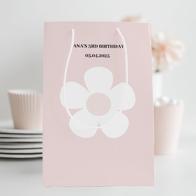 Pink Daisy Birthday  – Elegant Floral Party Medium Gift Bag (Creator Uploaded)