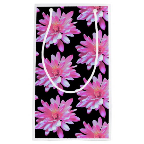Pink daisy pattern pretty floral pattern small gift bag